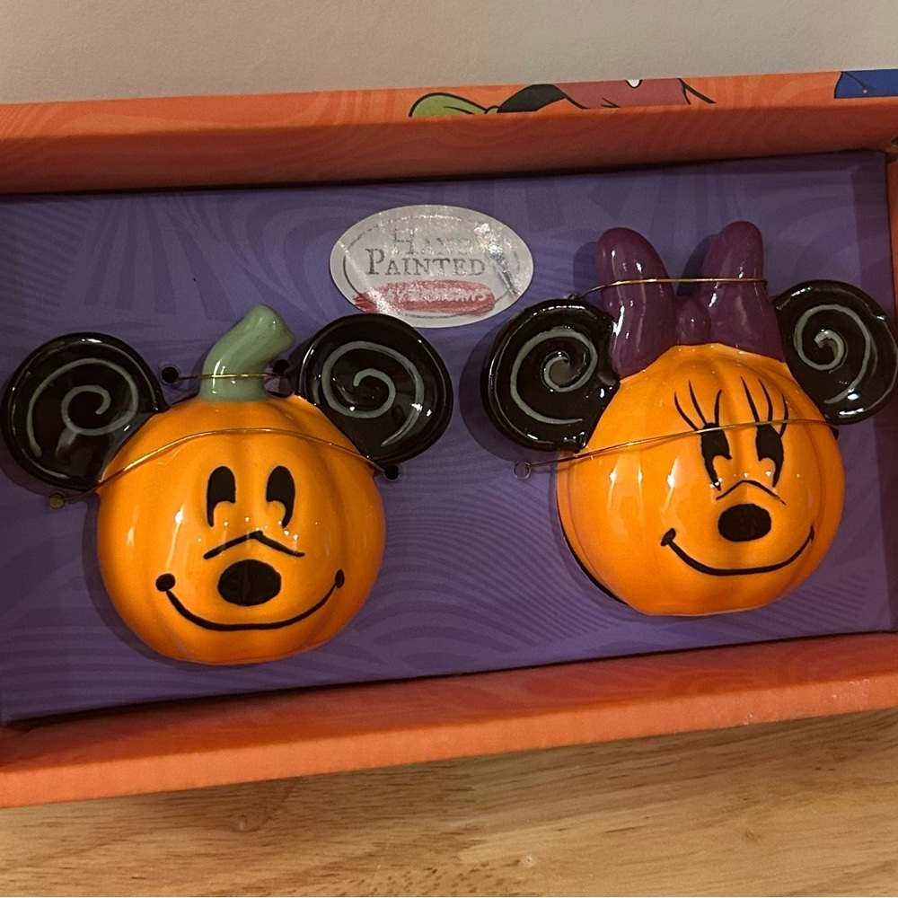 ⭐️ 2/$50 Disney Mickey and Minnie Pumpkin Salt and Pepper Shakers Halloween